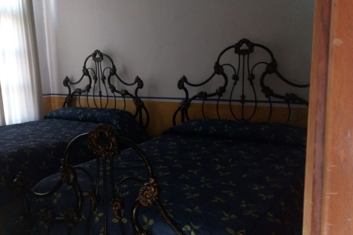 Quarto standard | 1 quarto, edredons de pluma, camas extras/dobráveis, Wi-Fi de cortesia