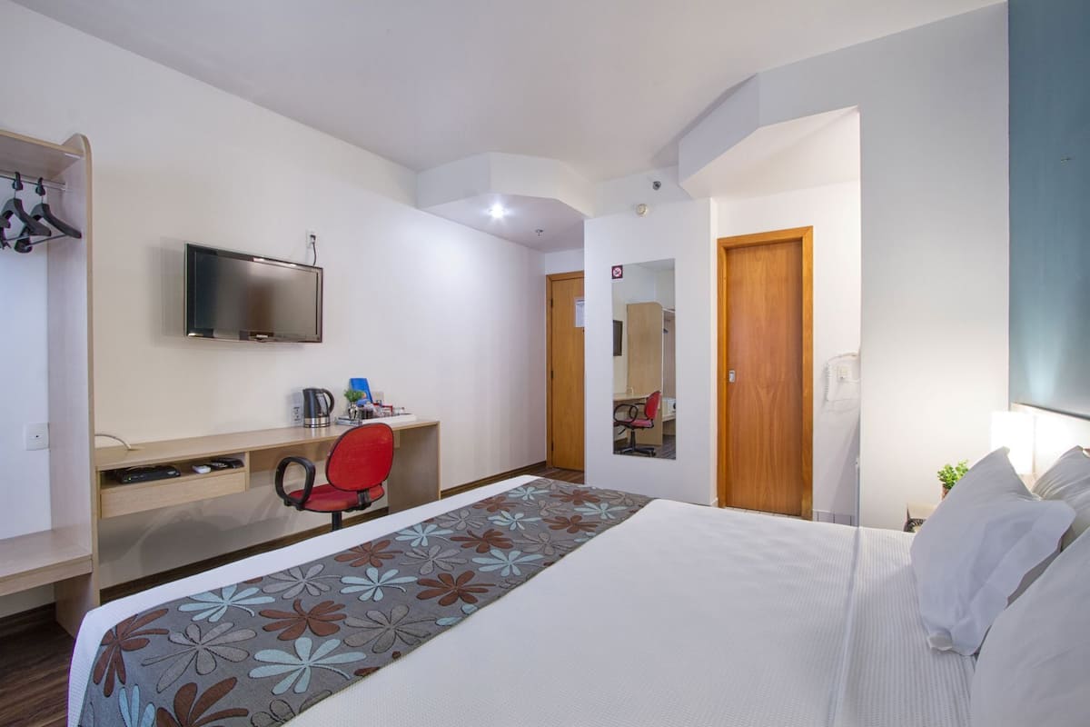 Minibar, coffres-forts dans les chambres, décoration personnalisée