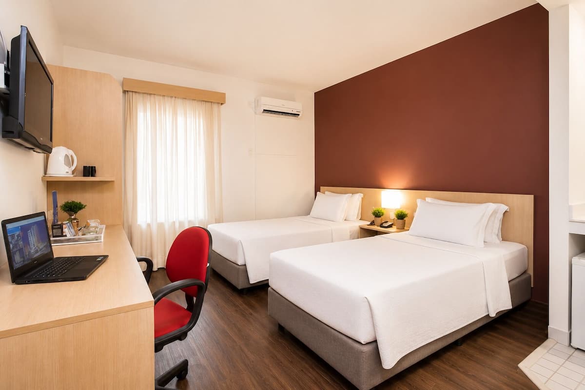 Superior Single Room | Minibar, in-room safe, desk, blackout drapes