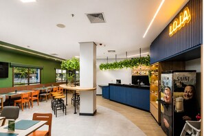 Bar (en el alojamiento)