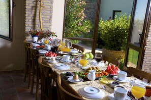 Café da manhã, almoço e jantar