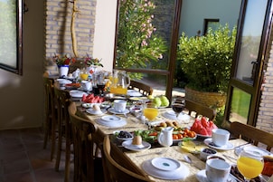 Se sirven desayunos, almuerzos y cenas