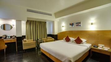 Minibar, in-room safe, individually furnished, desk