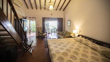 Caja de seguridad en la habitación y decoración personalizada