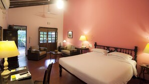 Caja de seguridad en la habitación y decoración personalizada 