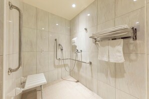 Deep-soaking bathtub, hair dryer, slippers, towels