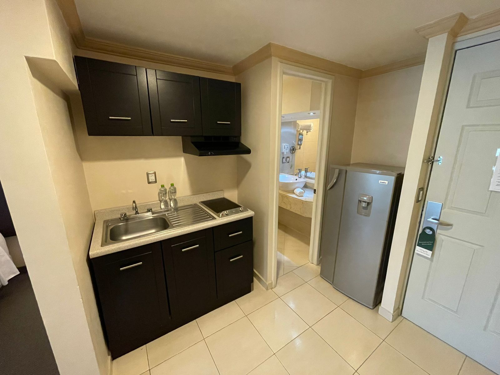 executive room, 2 double beds | private kitchen | full-sized fridge, stovetop