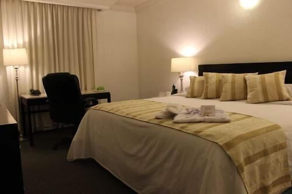 Individually furnished, laptop workspace, blackout curtains