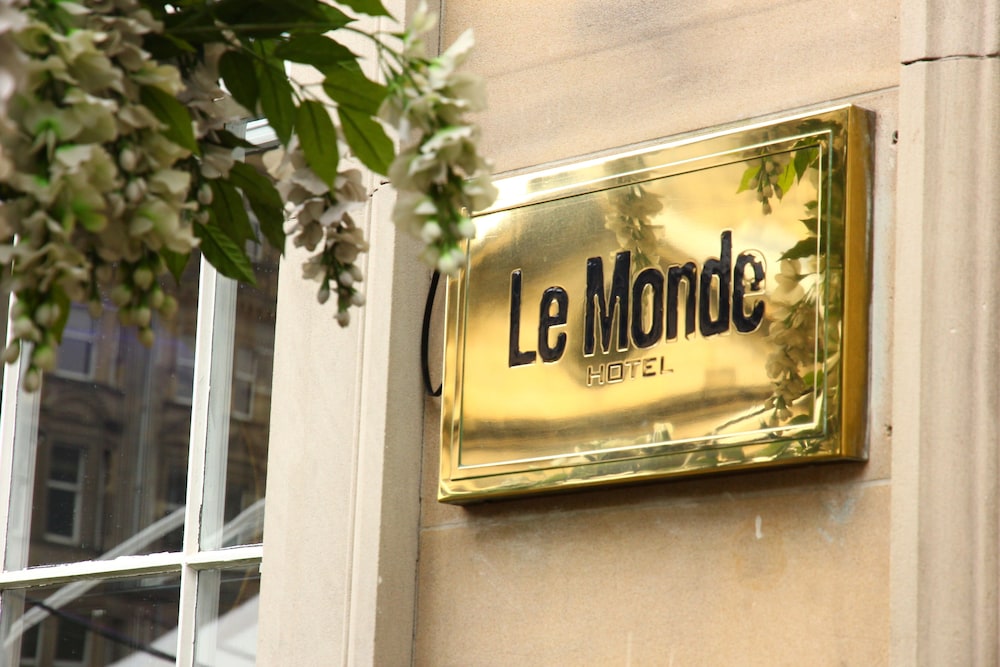Le Monde Hotel by null