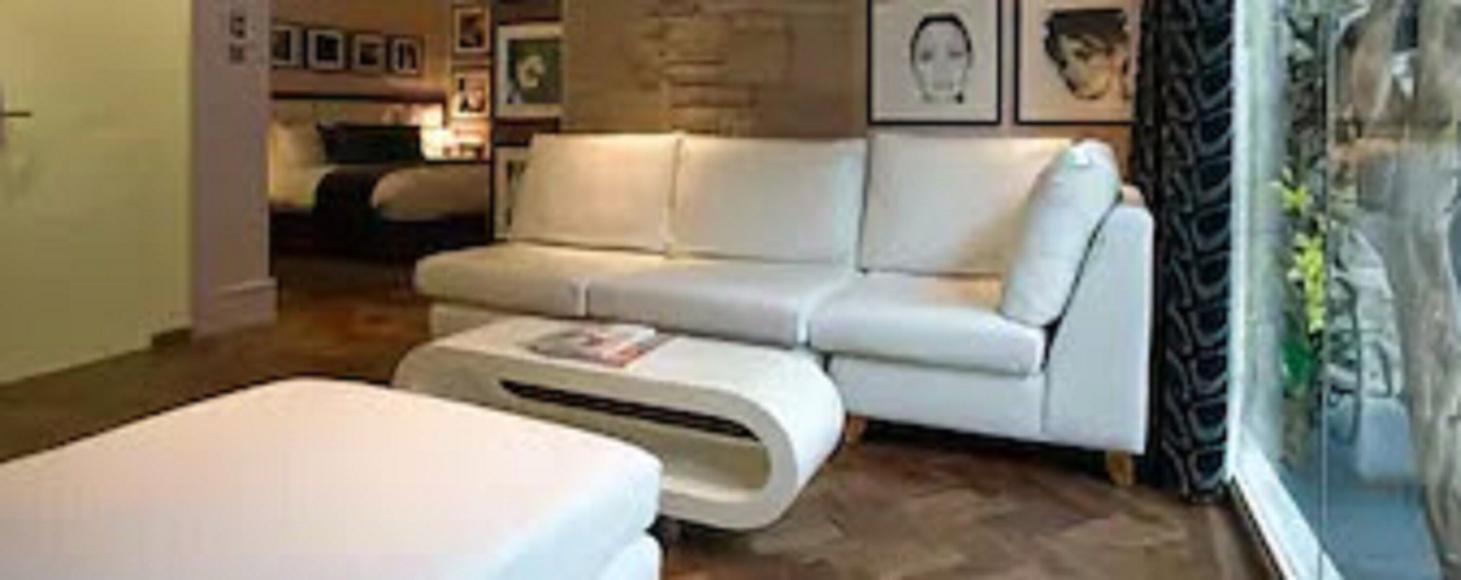 junior suite | living room | 42-inch flat-screen tv with digital channels, tv