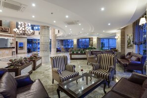 Lobby sitting area - Alba Royal Hotel - Ultra All Inclusive - Adults Only 16+ (Manavgat)