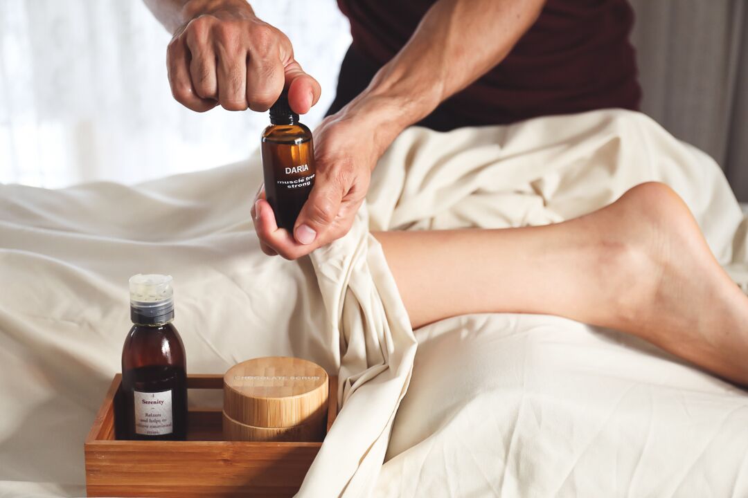 couples treatment room(s), hot stone massages, deep-tissue massages