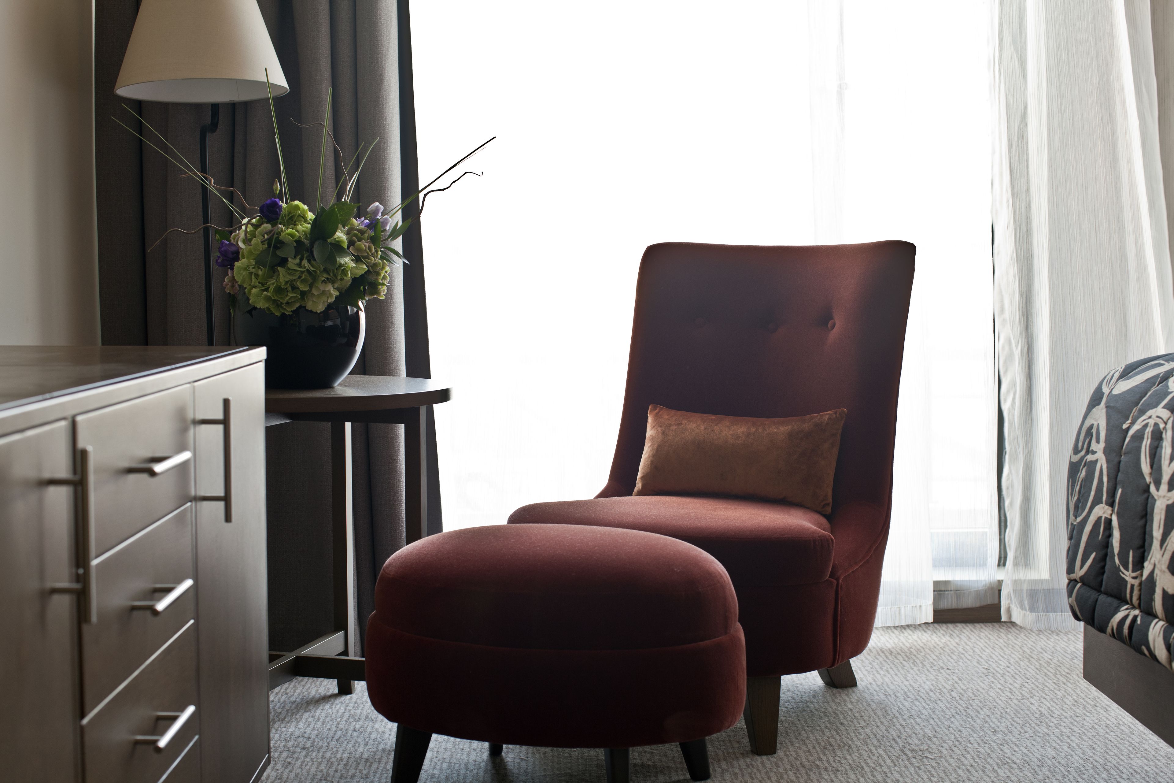 25-inch flat-screen tv with satellite channels, tv