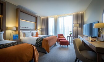 1 bedroom, premium bedding, in-room safe, desk