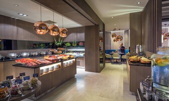 Café da manhã inglês todos os dias (GBP 17.95 por pessoa) 