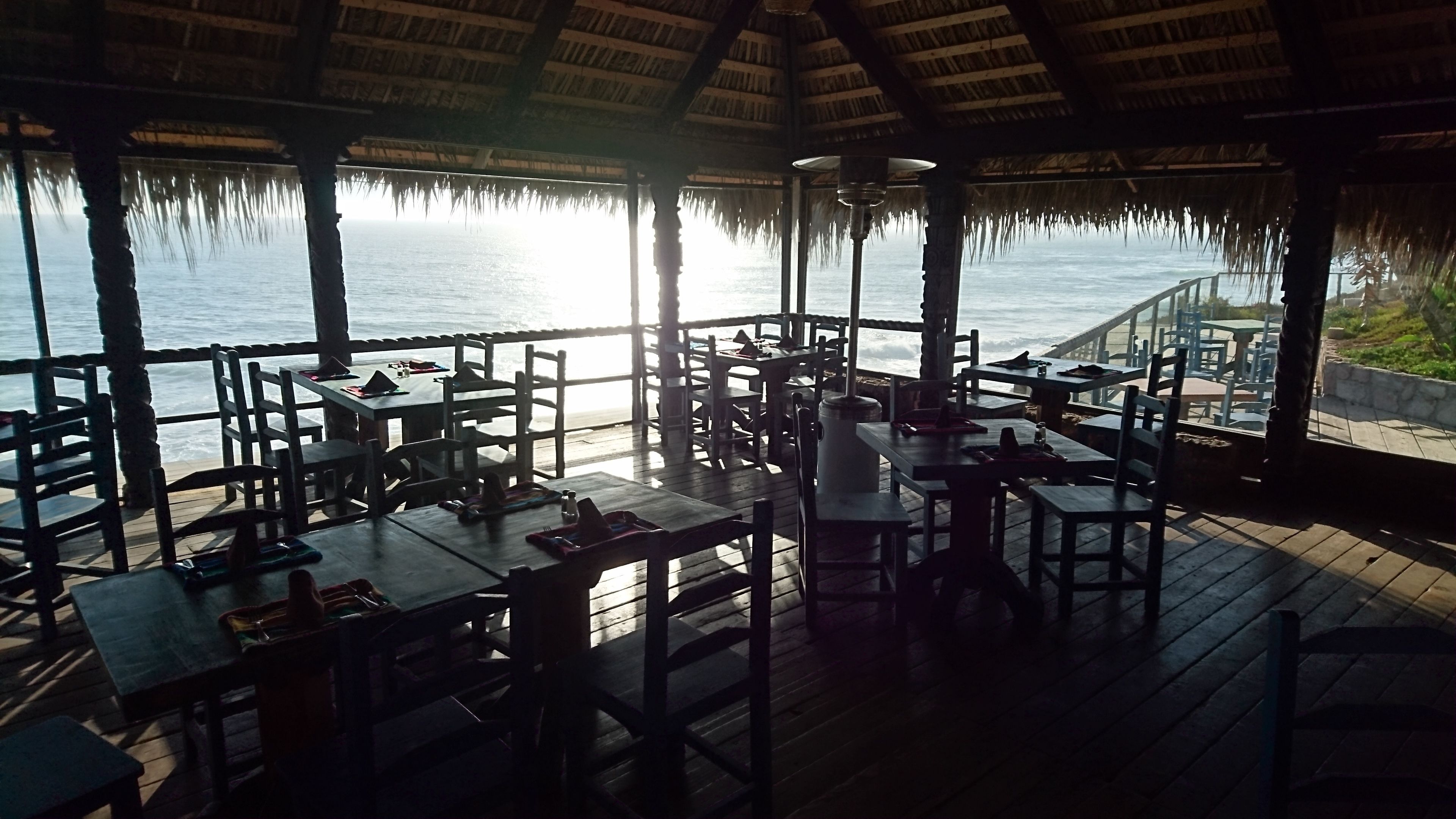 3 restaurants, breakfast served