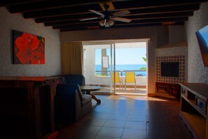 Suite – superior, 1 kingsize-seng, ved havkanten | Utsikt fra rommet