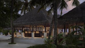 Beach views, open daily - Anantara Veli Maldives Resort - Adults Only (Veligandu)