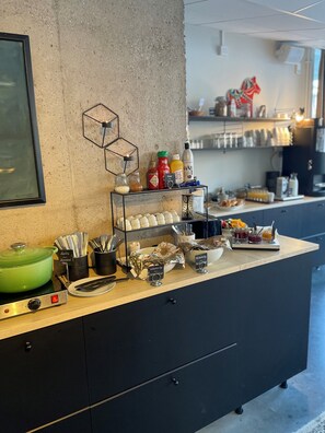 Free daily buffet breakfast 