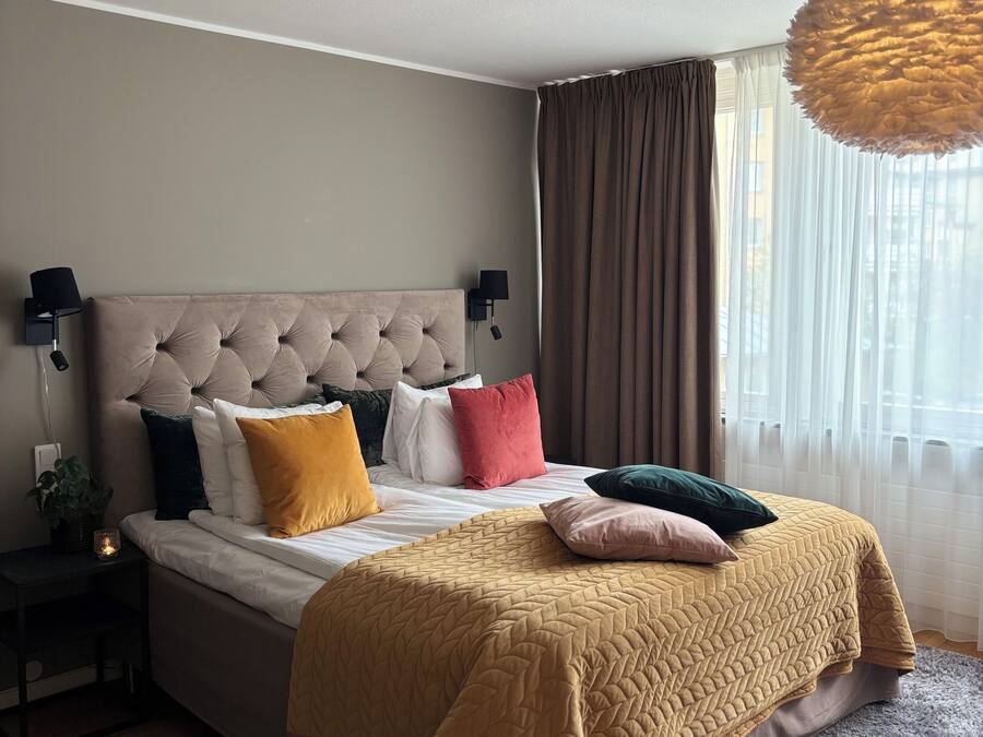 Individuell dekoriert, Schreibtisch, Bügeleisen/Bügelbrett