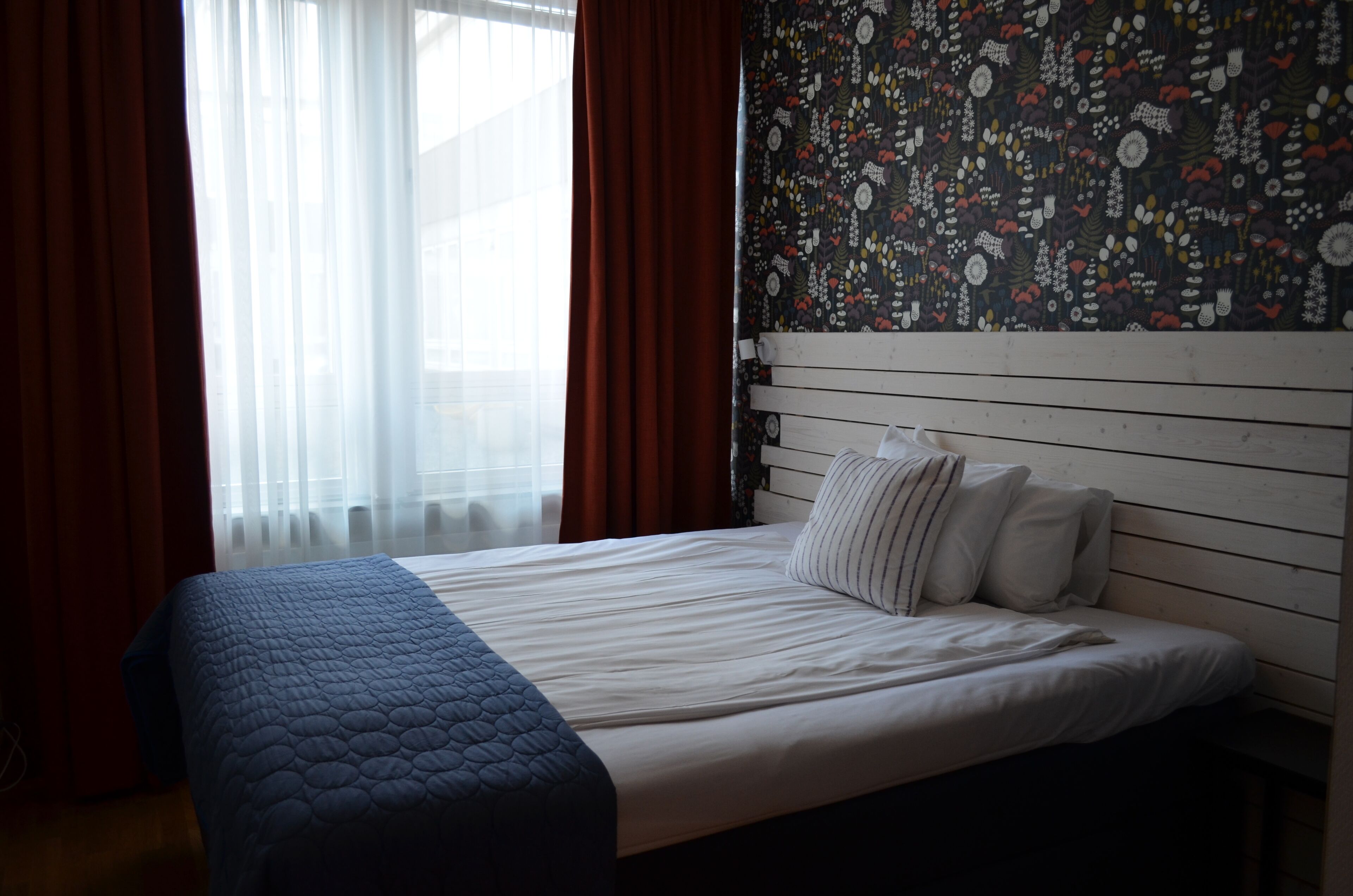 economy double room | 1 bedroom, individually decorated, desk, iron/ironing board