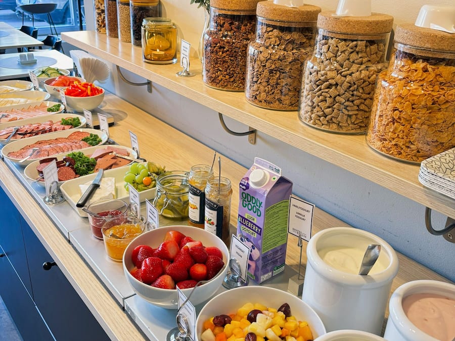 Free daily buffet breakfast