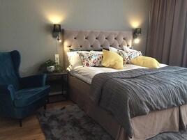 Quarto casal ou duplo | Individualmente decorados, escrivaninha, ferros/tábuas de passar roupa