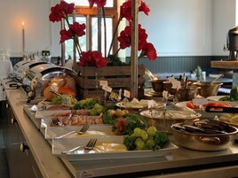 Gratis kontinental frukost varje dag 