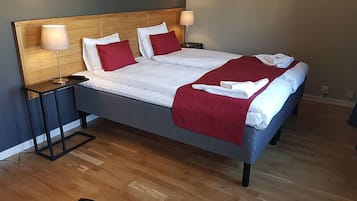 Double Room, Non Smoking | Desk, laptop workspace, blackout drapes, free WiFi