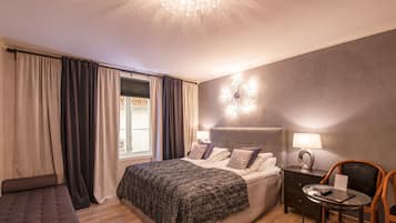 Familiekamer | Luxe beddengoed, pillowtop-bedden, een bureau, gratis wifi