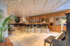 Bar (in der Unterkunft)