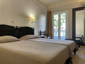Standard Room | Desk, blackout drapes, free WiFi, bed sheets - Fortezza Hotel (Rethymno)