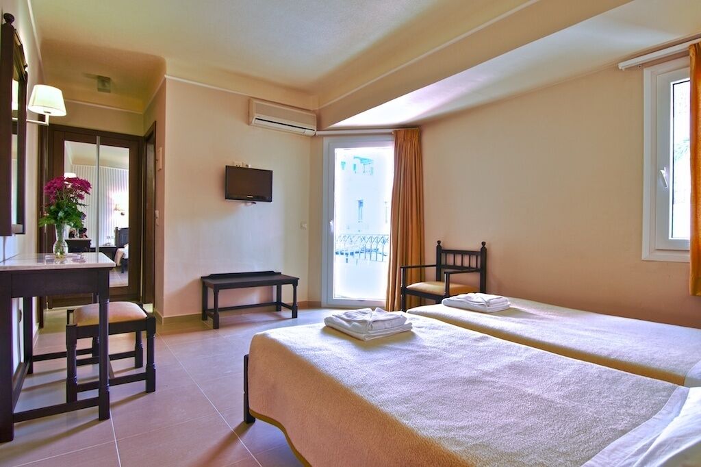 Desk, blackout curtains, free WiFi, bed sheets