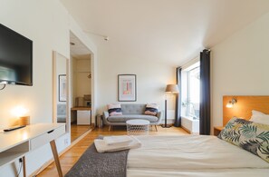Literie de qualité supérieure, surmatelas, bureau, Wi-Fi gratuit