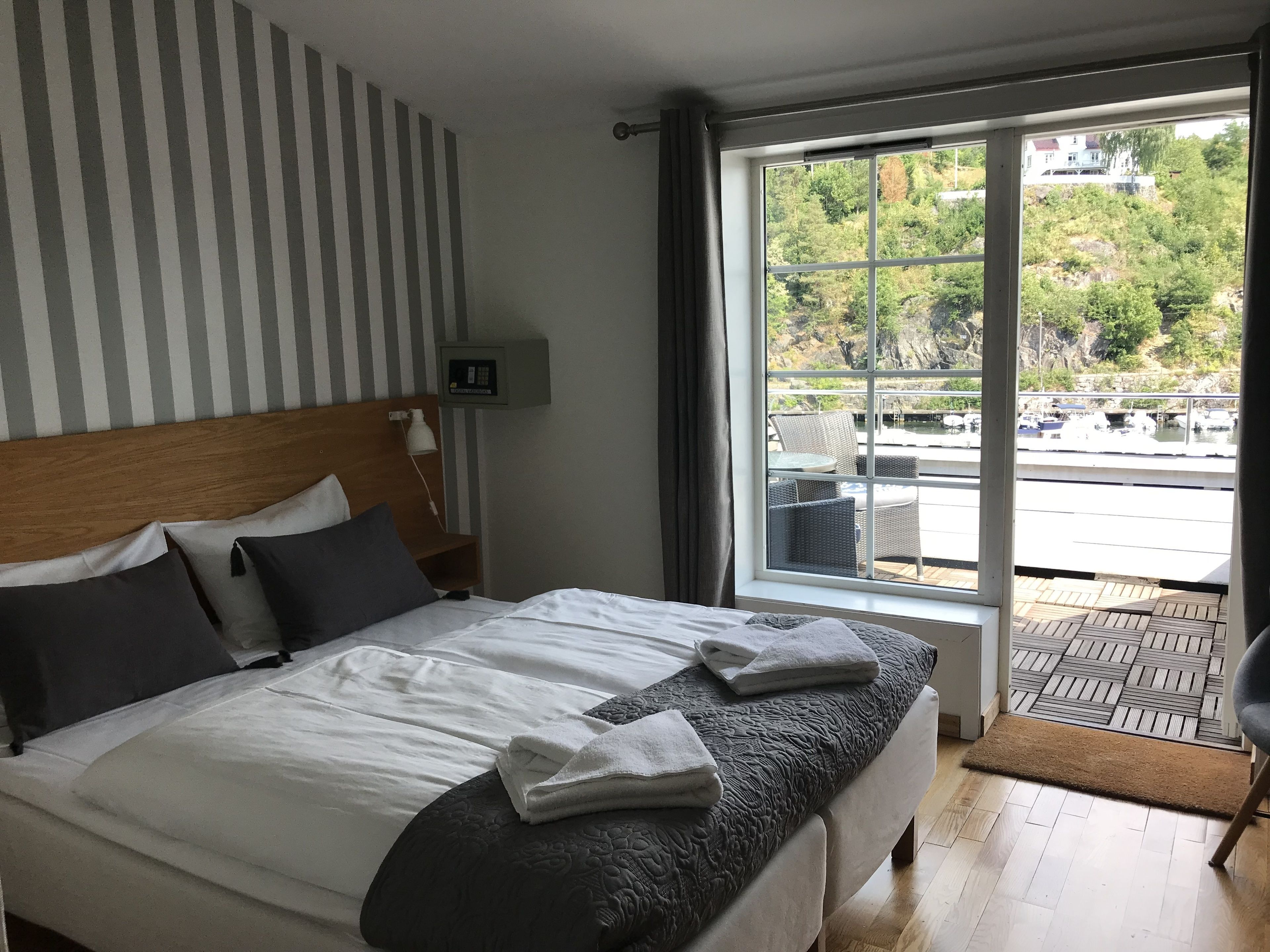 Dobbeltrom – superior, balkong, havutsikt | Sengetøy av topp kvalitet, senger med overmadrass og skrivebord