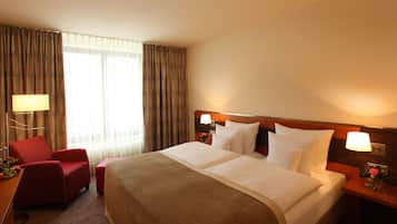 Comfort-Zimmer | Allergikerbettwaren, Schreibtisch, laptopgeeigneter Arbeitsplatz