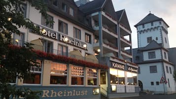 Fachada de la propiedad