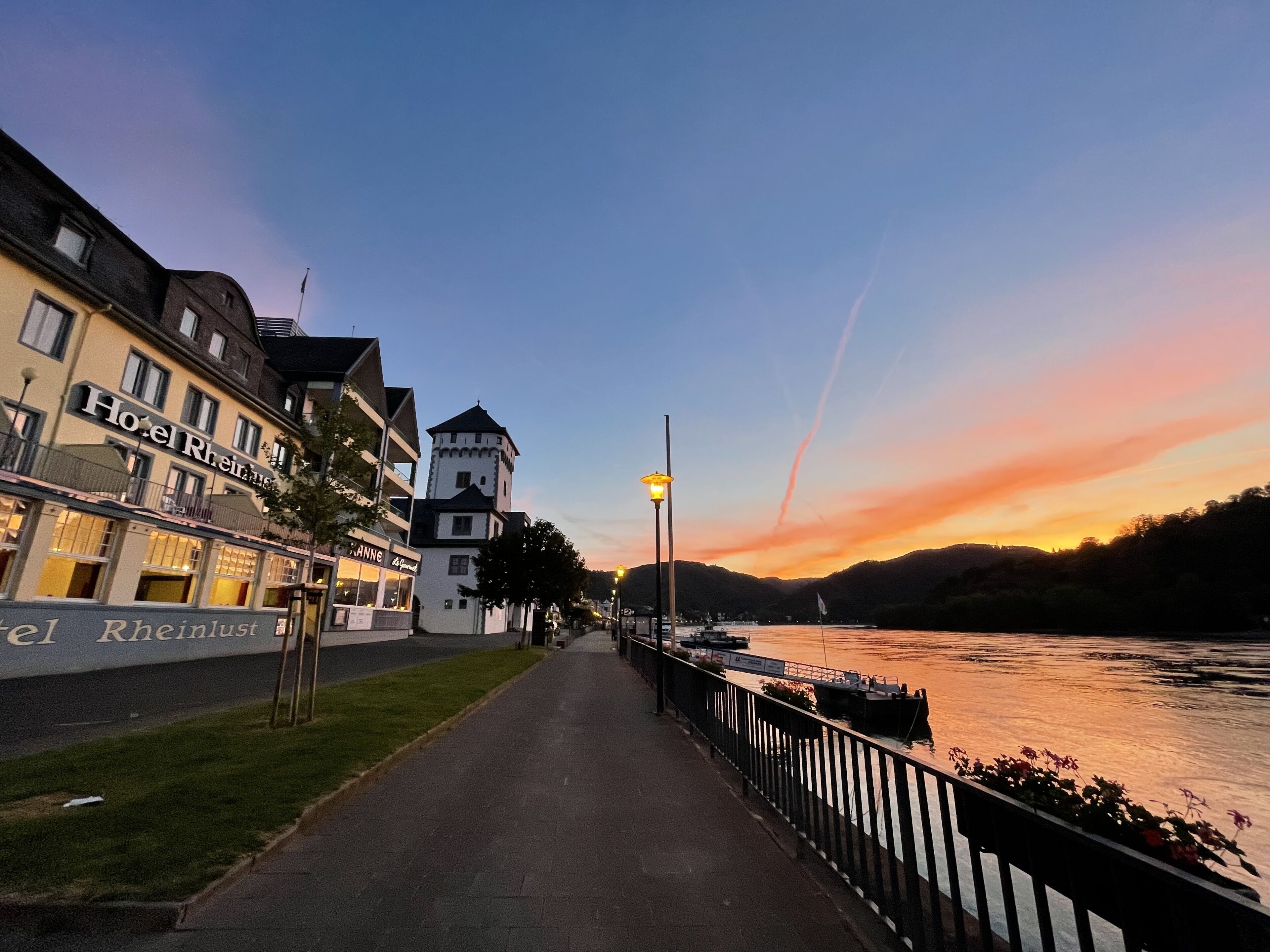 Fassade der Unterkunft – Abend/Nacht