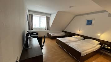 1 habitación, ropa de cama hipoalergénica y escritorio