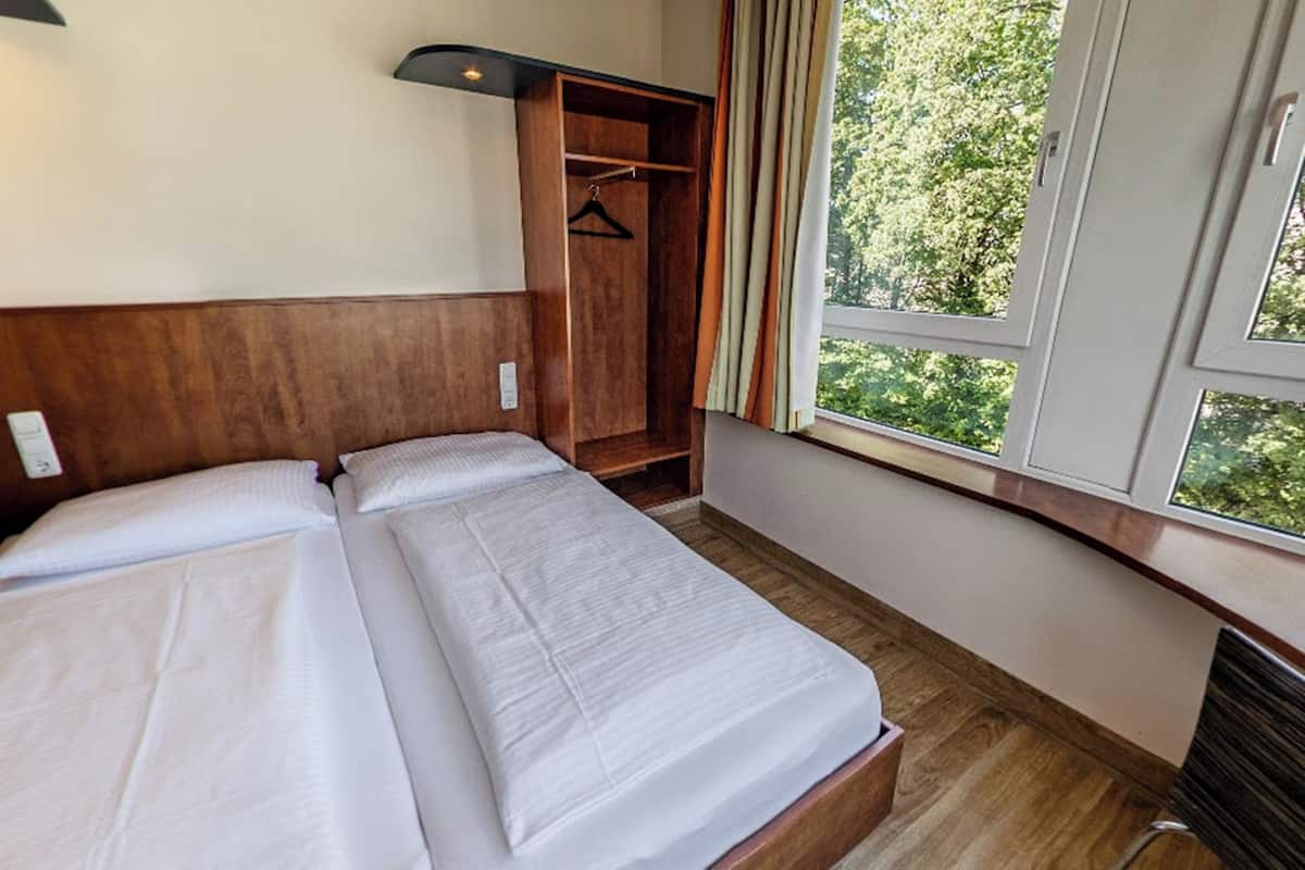 Standard Double Room, Non Smoking | Soundproofing, cribs/infant beds, free WiFi, bed sheets
