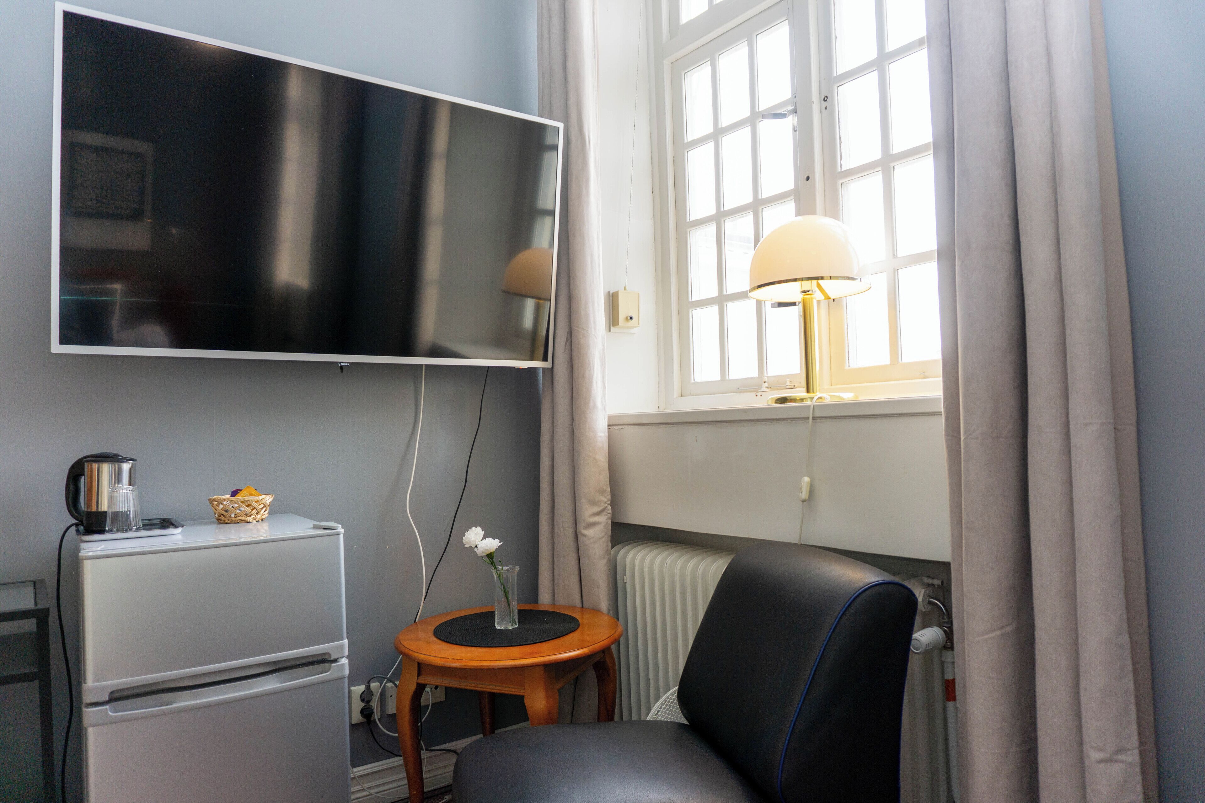 superior single room | desk, laptop workspace, iron/ironing board, free cots/infant beds