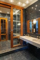 Suite | Bathroom | Hair dryer, towels, soap, shampoo