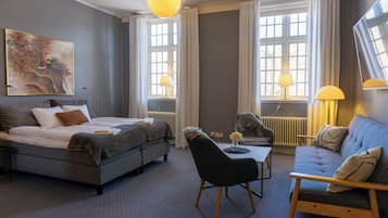 Superior Double Room | Desk, laptop workspace, iron/ironing board, free cribs/infant beds