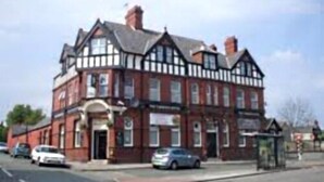 Exterior - Tadross Hotel (Barry)