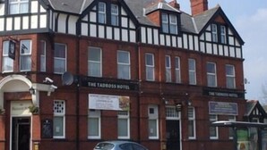 Exterior - Tadross Hotel (Barry)