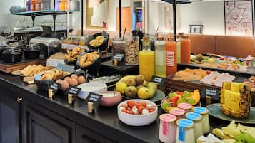 Daily buffet breakfast for a fee