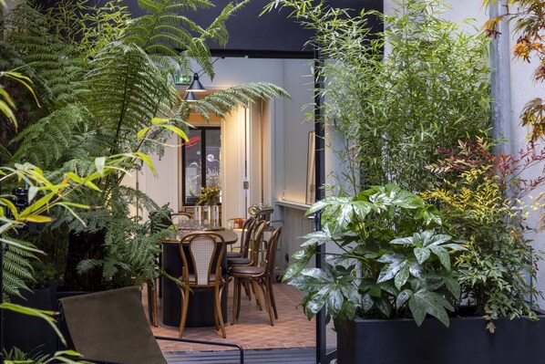 La Loge Verte Suite | Courtyard view - Dadou Paris (Paris)