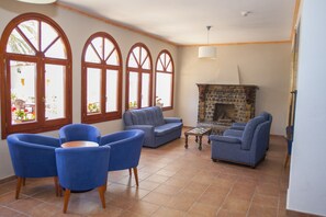 Fireplace - Hotel Comarruga Platja (El Vendrell)