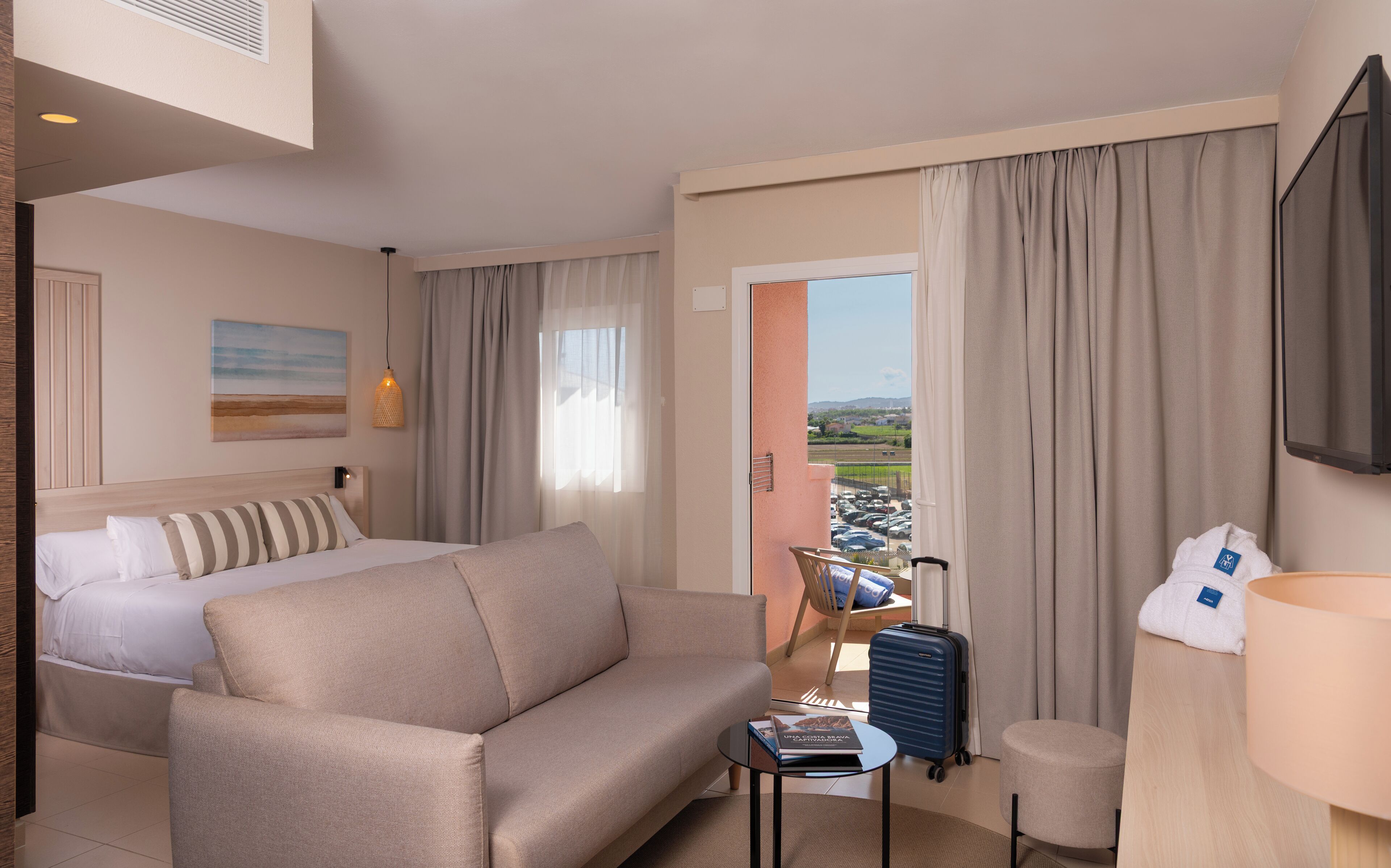 junior triple room, city view (suite 3 adults) | view from room