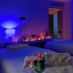 Sauna, vasca idromassaggio, trattamenti per il corpo